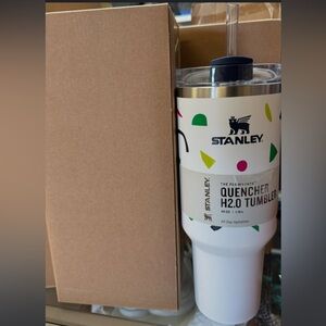 Stanley Quencher H2.0 FlowState Tumbler!!❤️❤️NWT!!